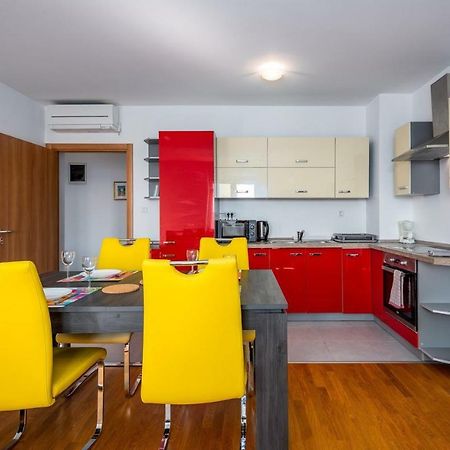 אומאג Laura House With Apartment מראה חיצוני תמונה