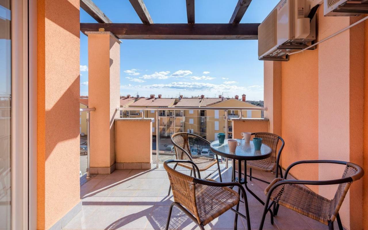 אומאג Laura House With Apartment מראה חיצוני תמונה